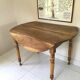 Table ronde périgourdine en noyer massif