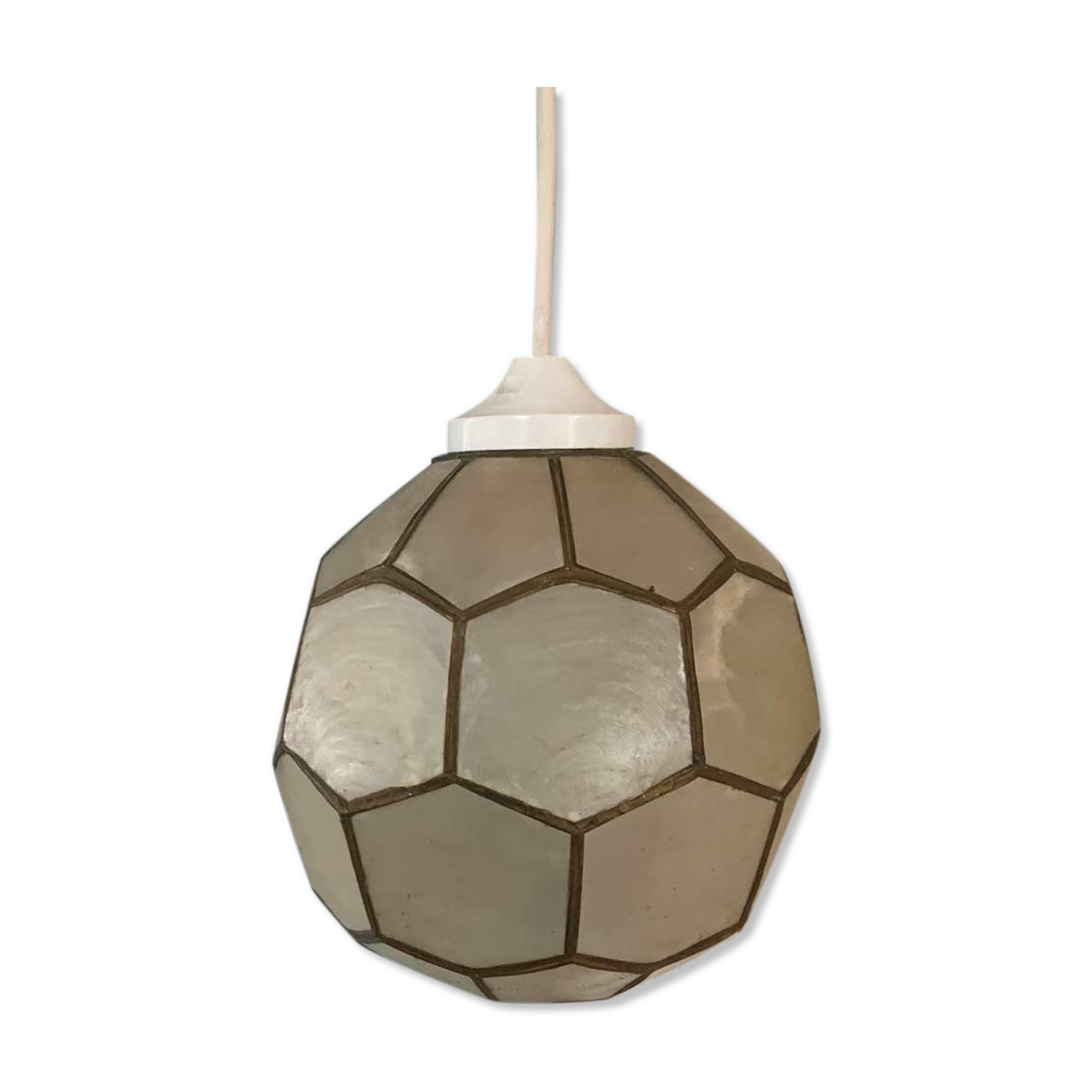 Mother-of-pearl and brass suspension