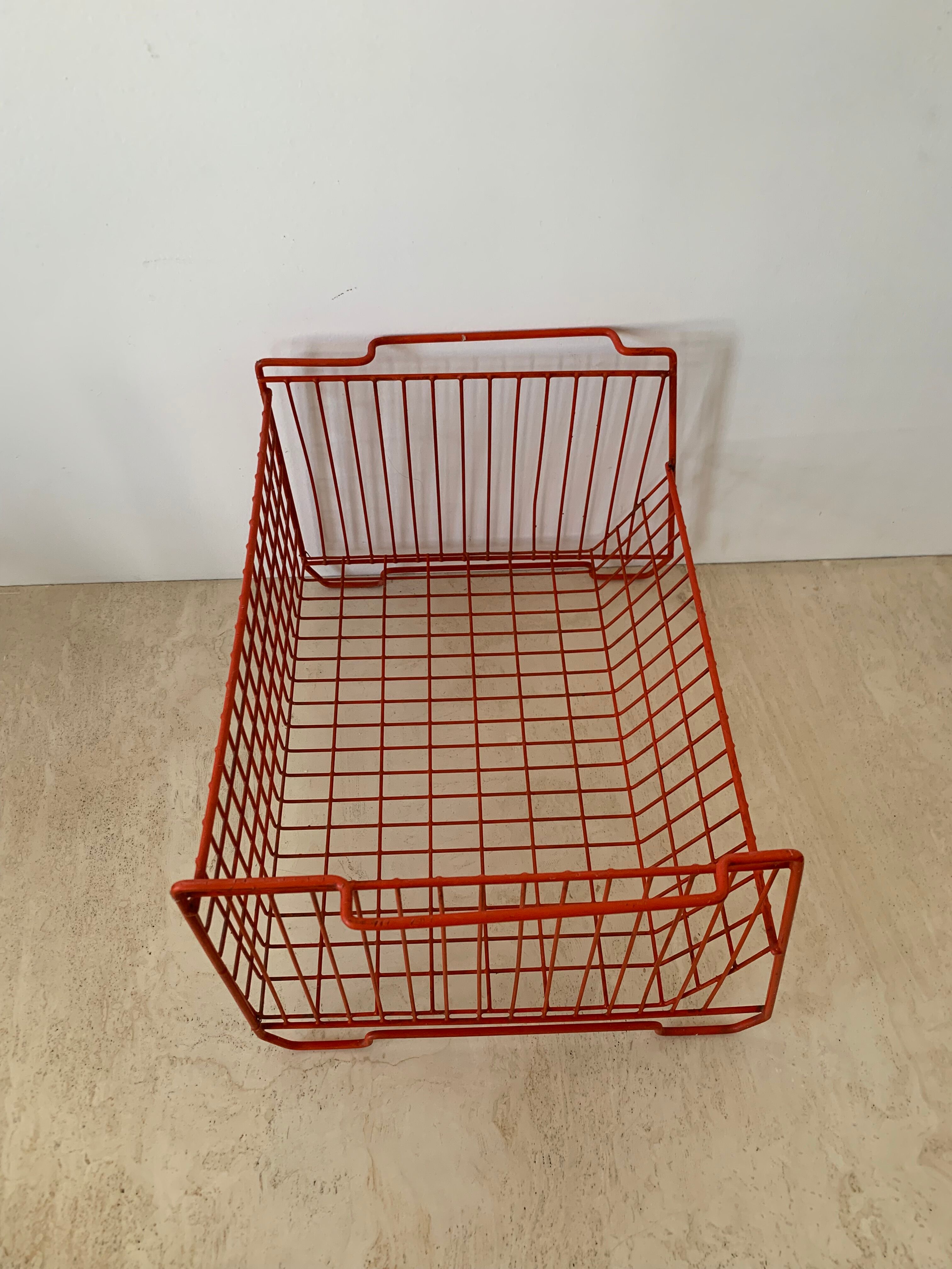 Panier en fil de fer ancien