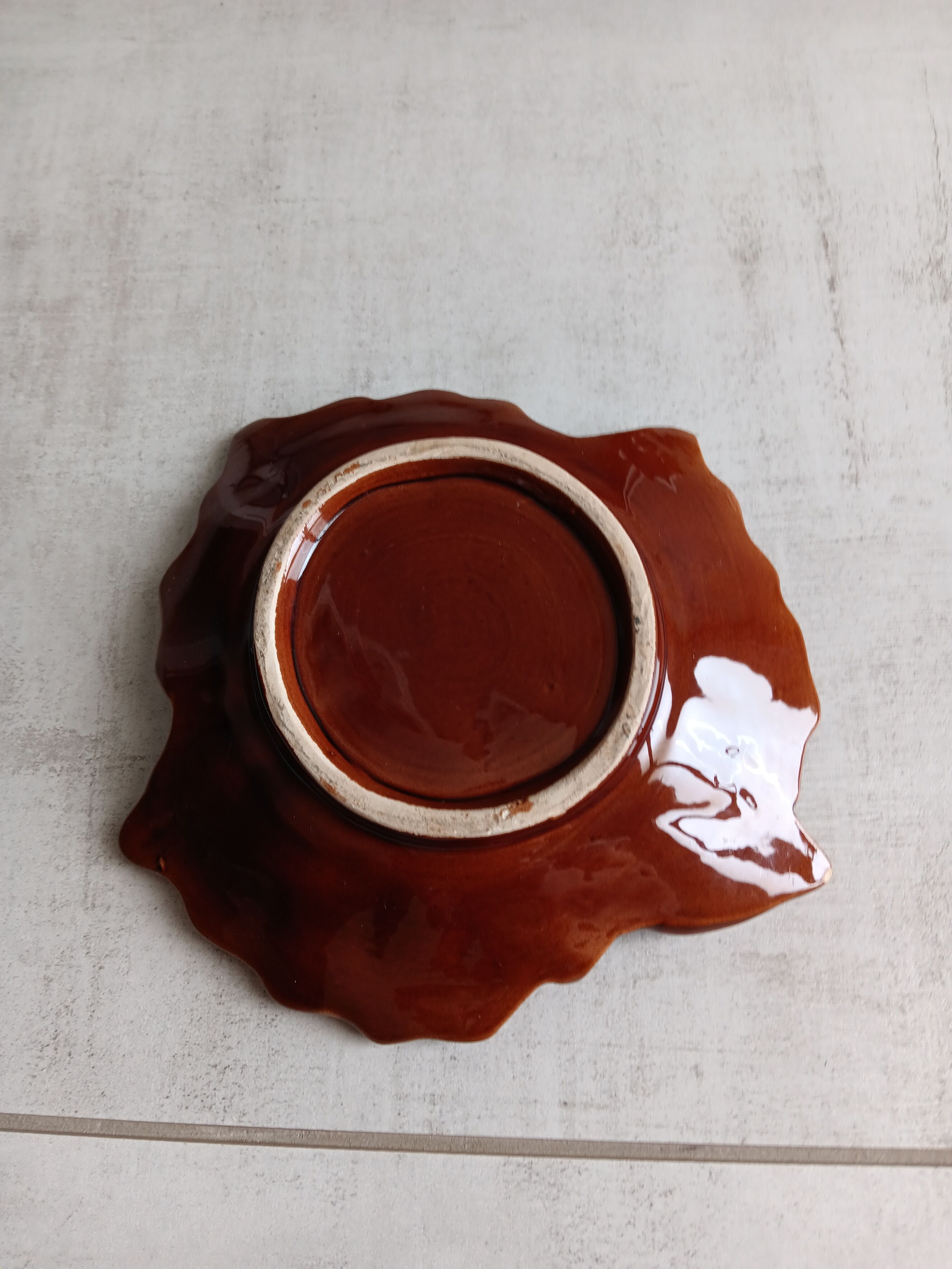 Empty vine leaf pocket