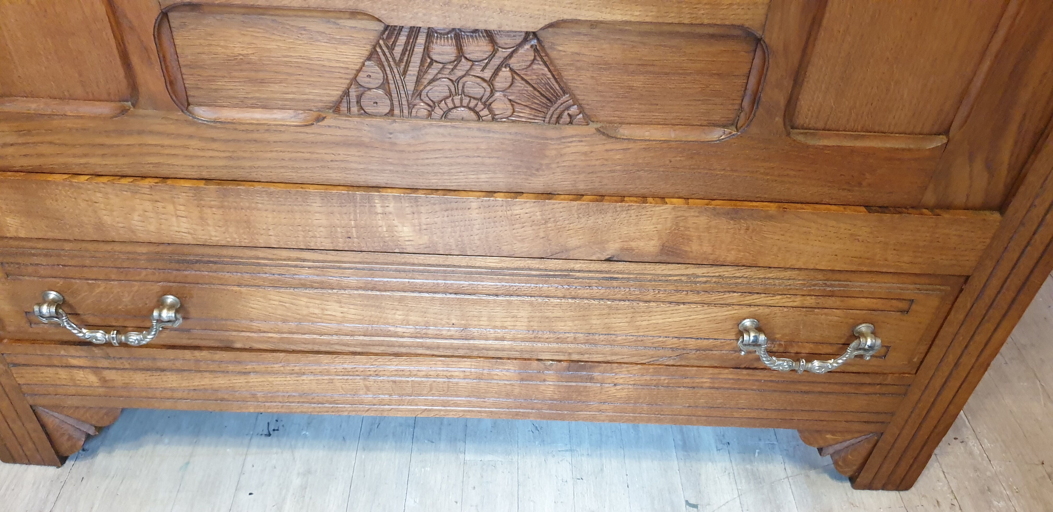 Wardrobe in solid oak