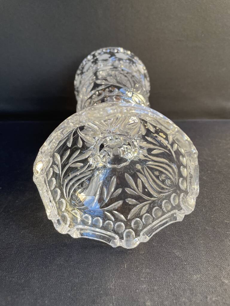 Polished and frosted molded crystal vase – Mid-20th century