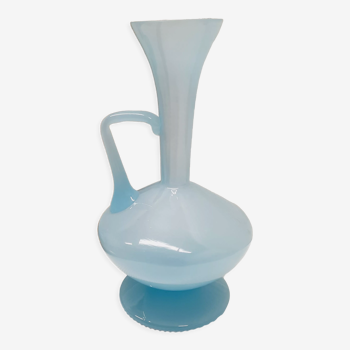 Vase opaline bleu ciel
