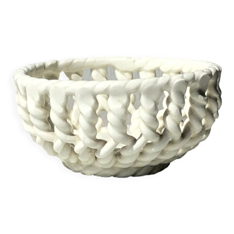Presentation basket, sugar or fruit cup in white glazed braided ceramic.