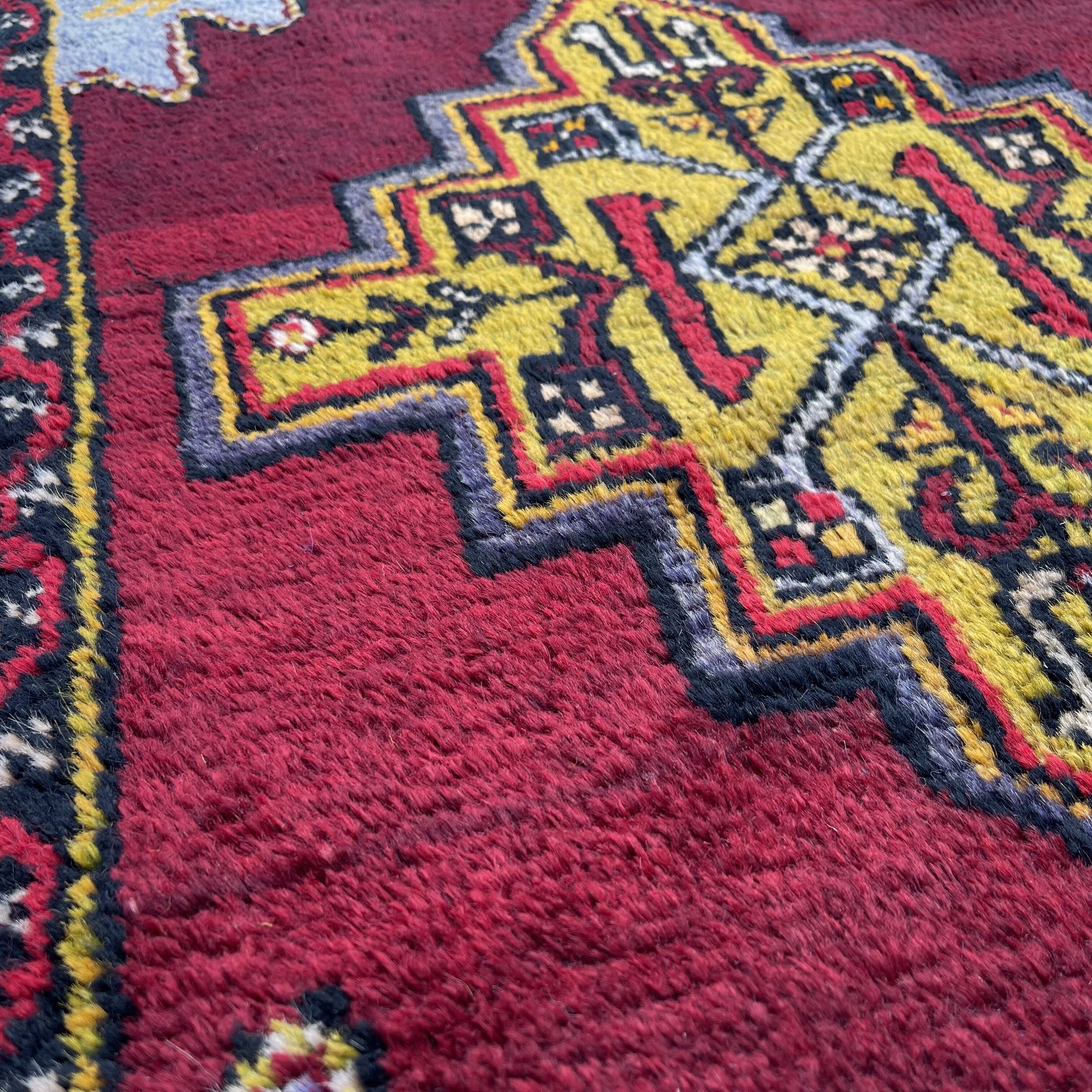 Vintage Turkish Anatolian rug, 100 x 61 cm