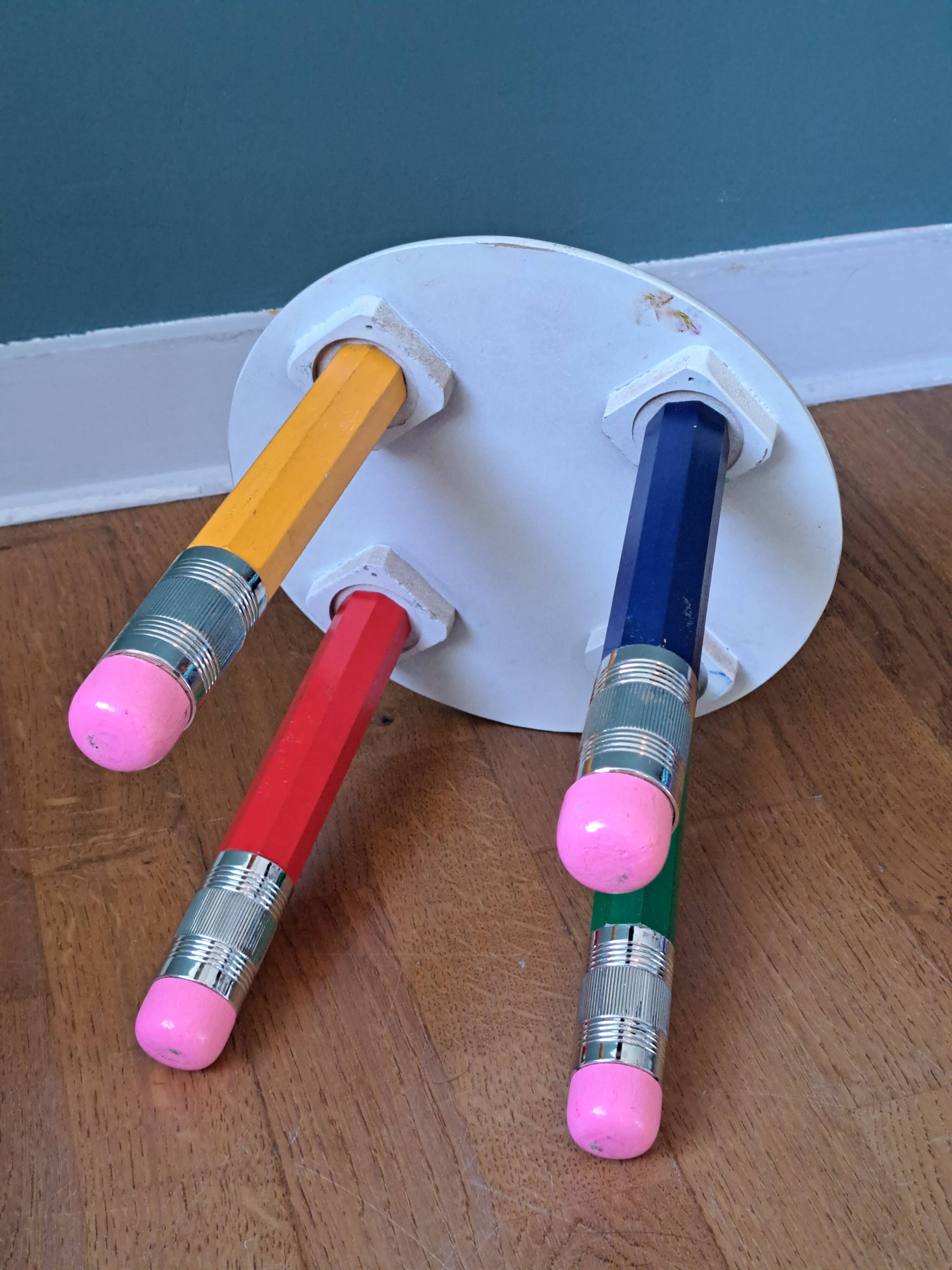 Tabouret crayon Pierre Sala