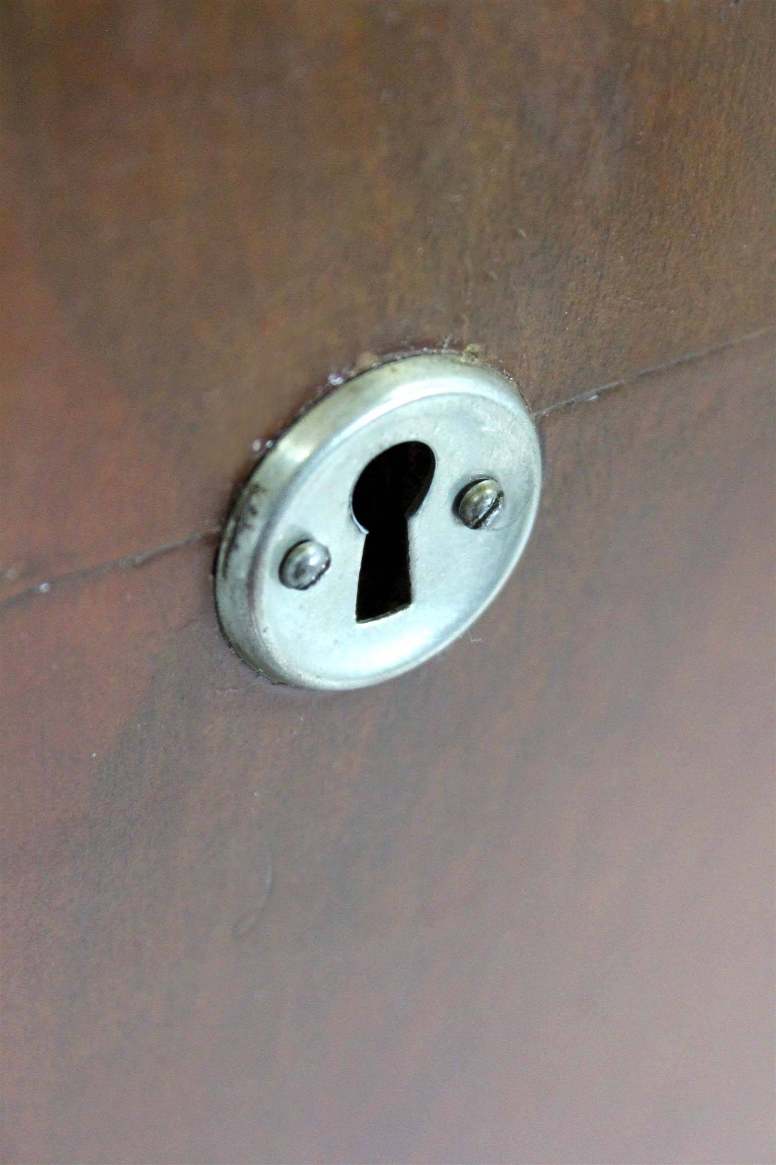 Garde-robe en acier chromé et tubulaire Bauhaus de Hynek Gottwald, années 1940.