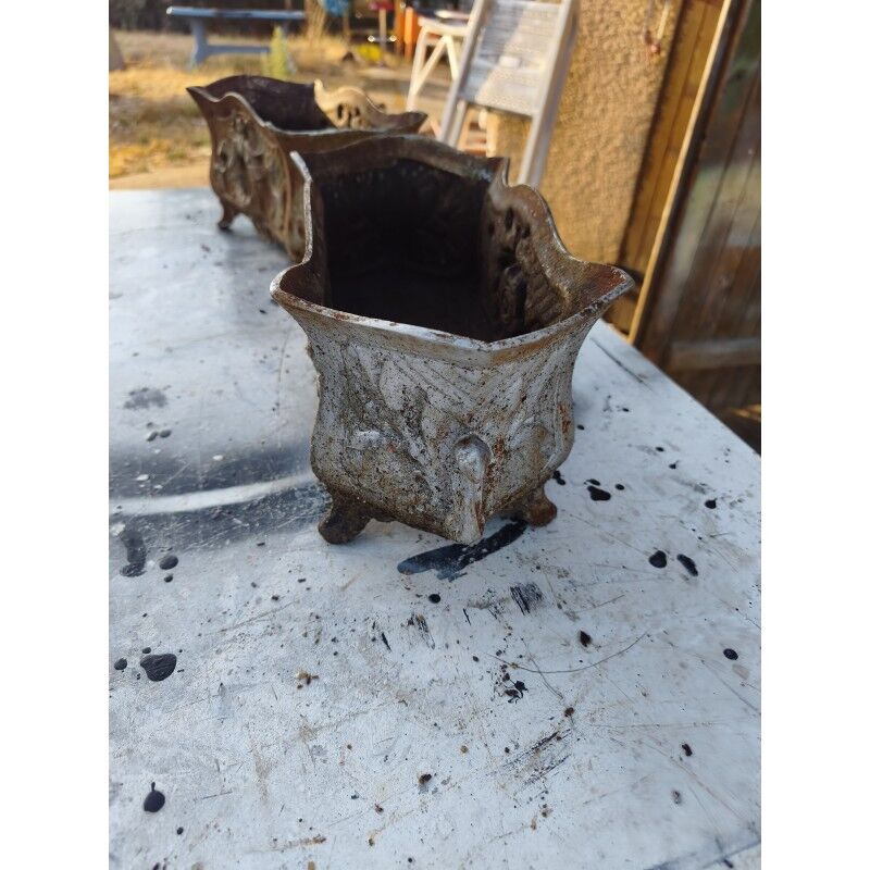 Pair of cast iron planters from 1900 in Charleville - Mézières