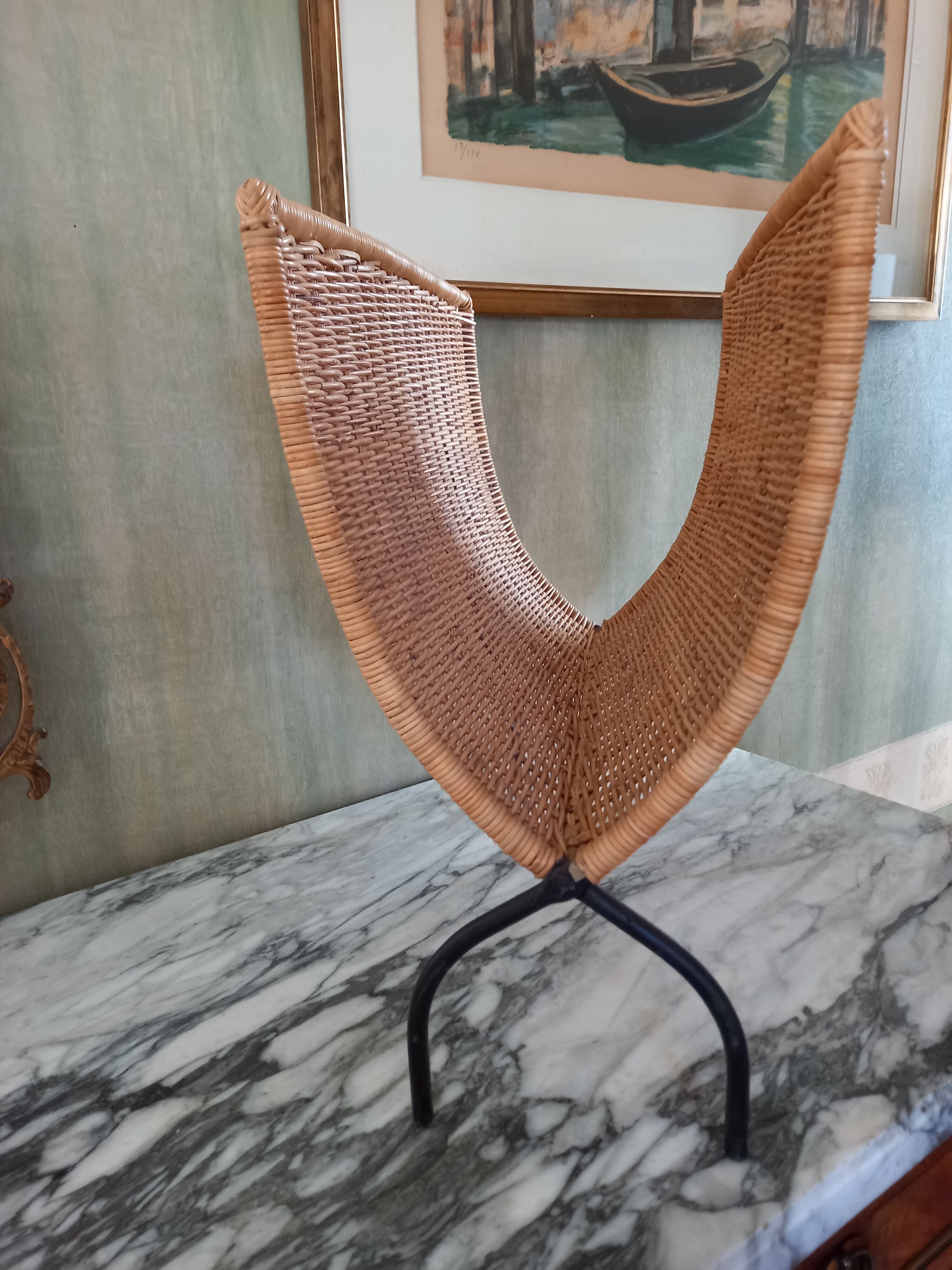 Wicker folding magazine door