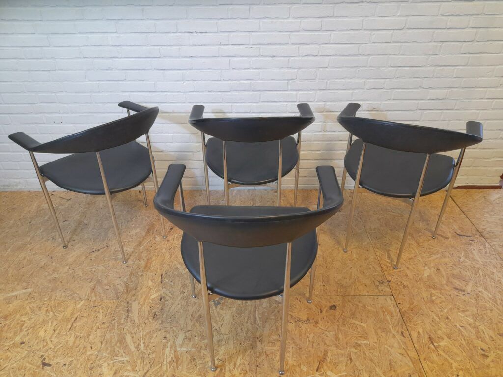 Set of 4 Fasem P40 dining chairs