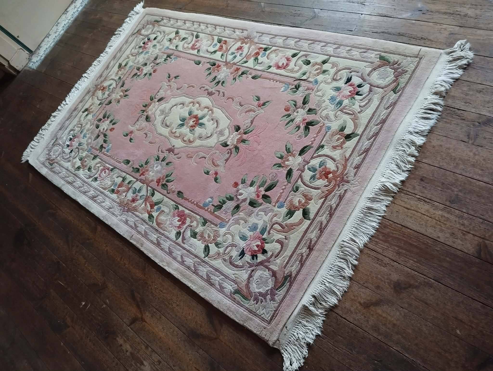 Handmade Chinese rug 186x123cm