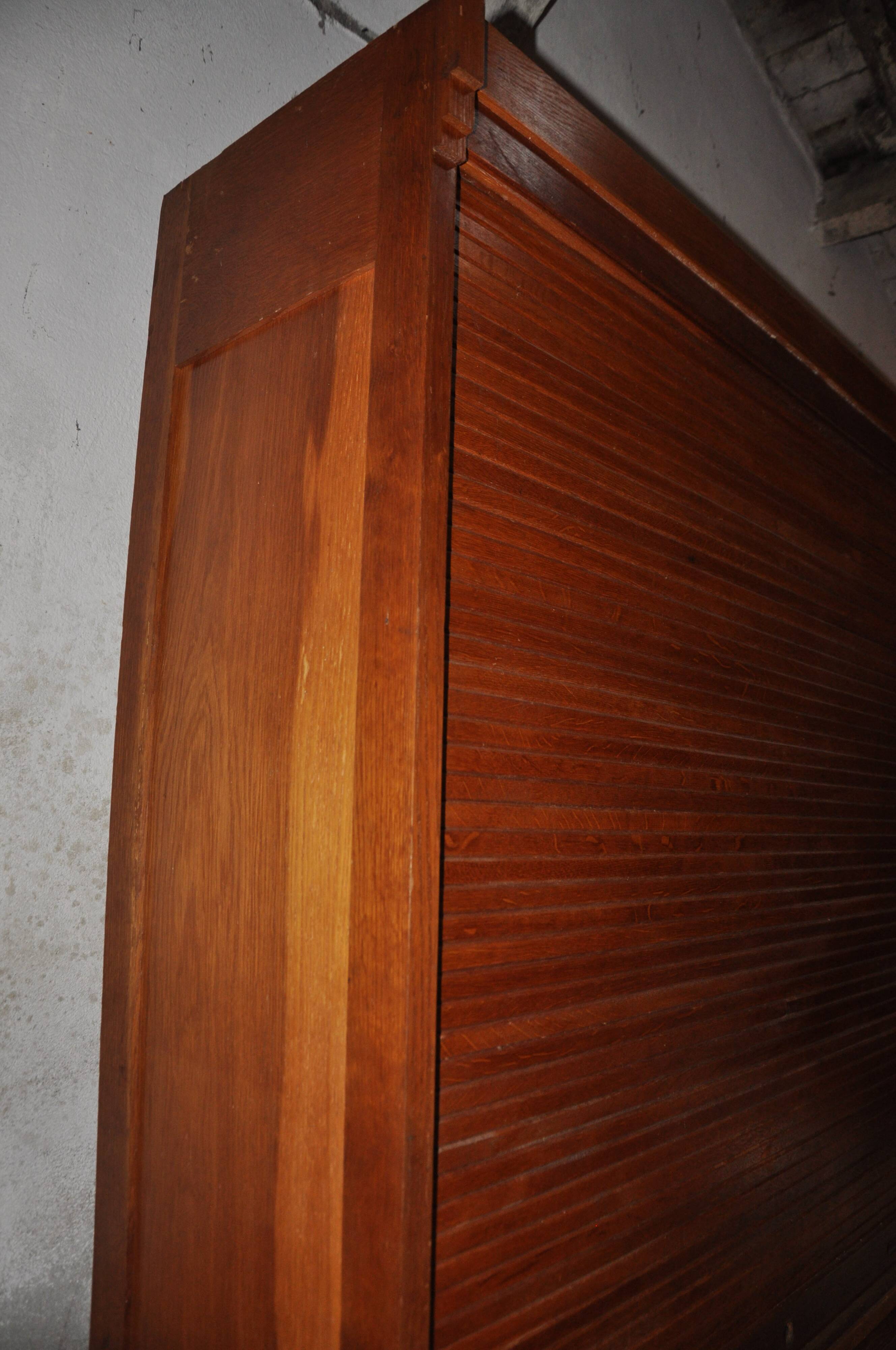 Large curtain cabinet, 2 sections.