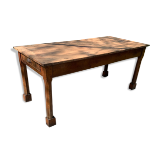 Farm table