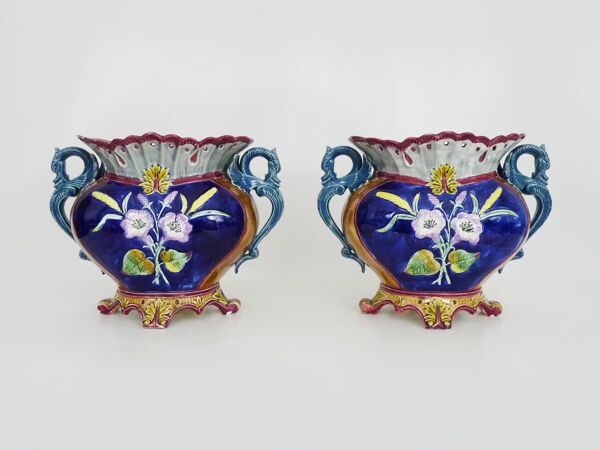 Paire d'anciennes jardinières cache pot en barbotine dragon Art Nouveau