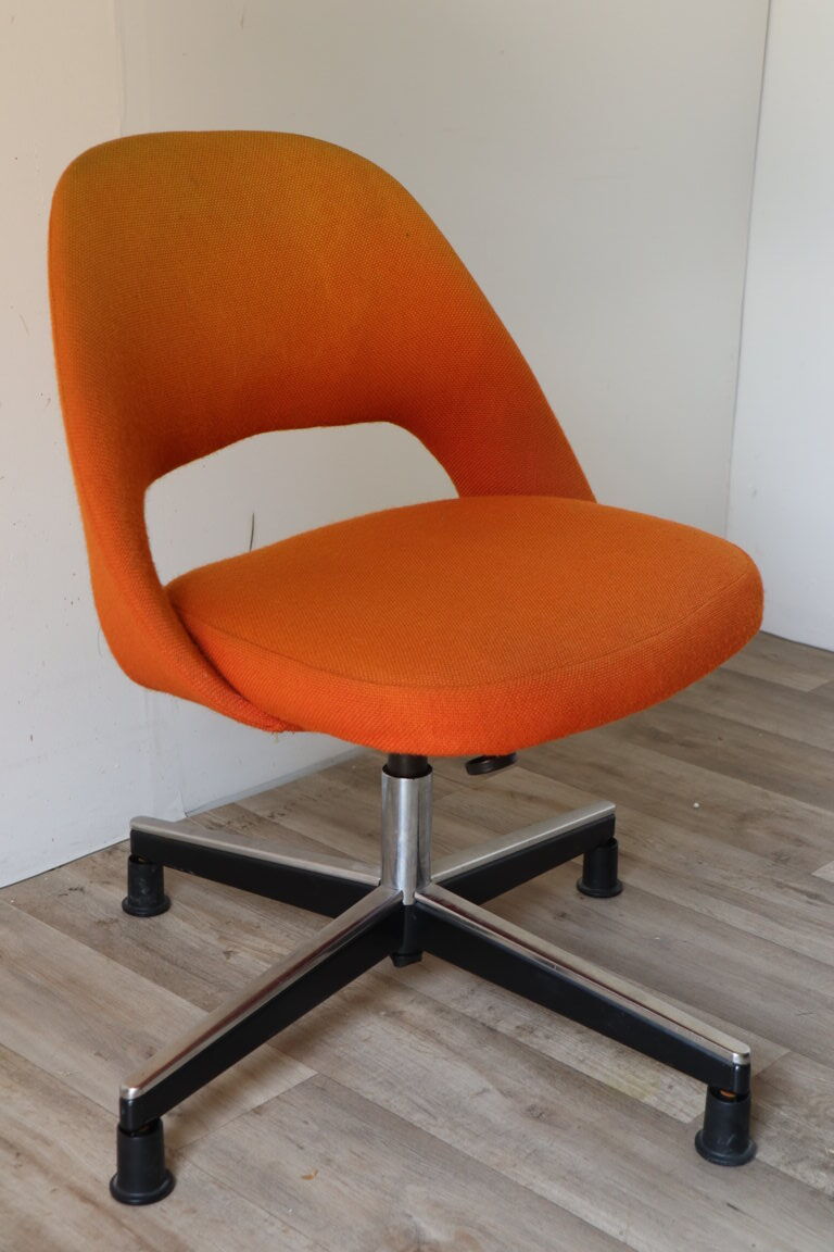Swivel office chair by Eero Saarinen for Knoll, 1960