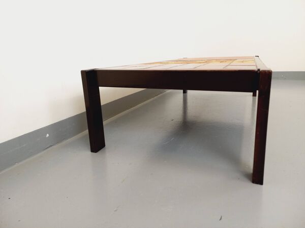 Table basse vintage Roger Capron en bois foncé et céramique de Vallauris des années 60 70