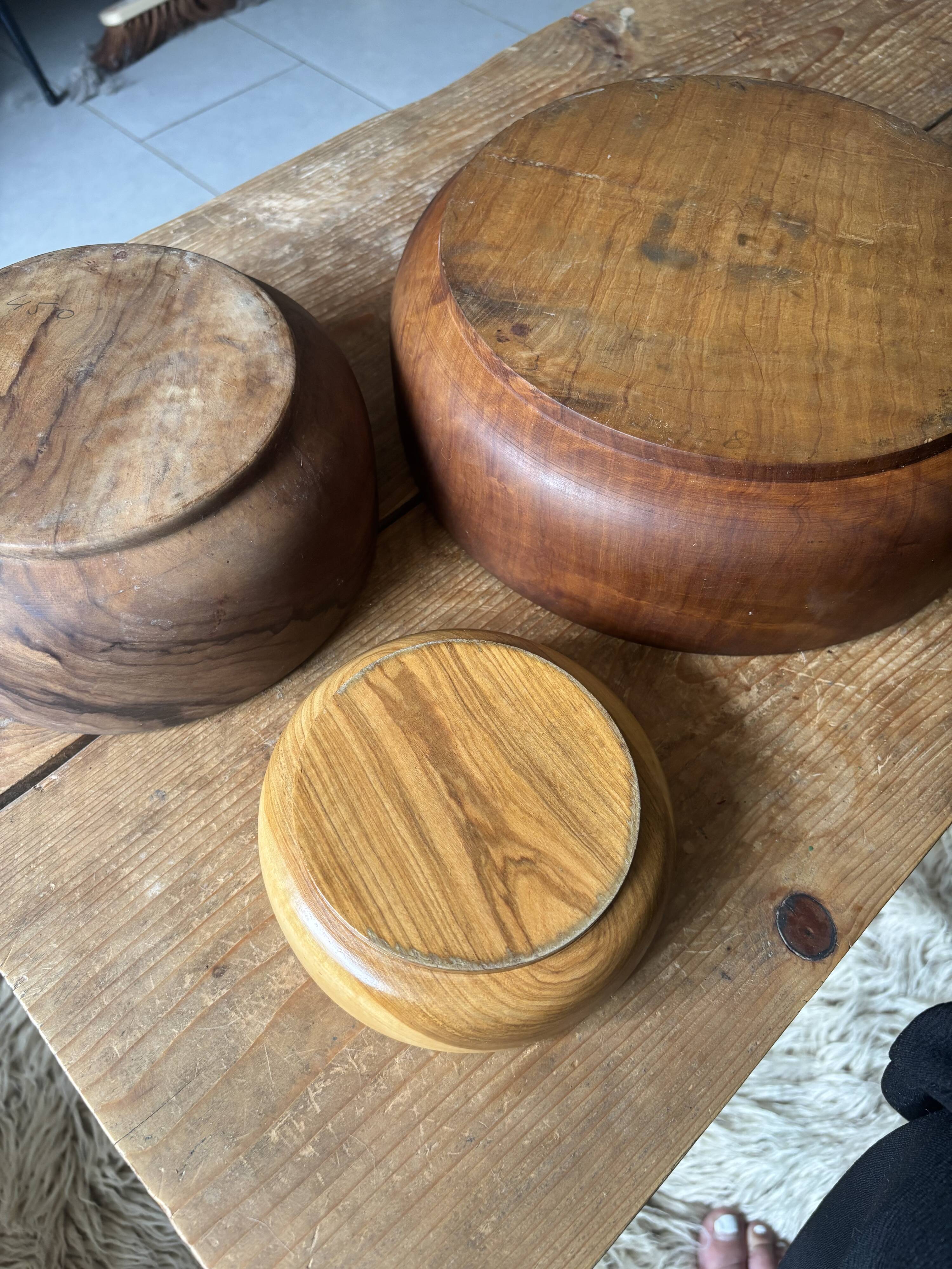 Ensemble de trois coupes en véritable bois d'olivier, fartisanaux, vintage