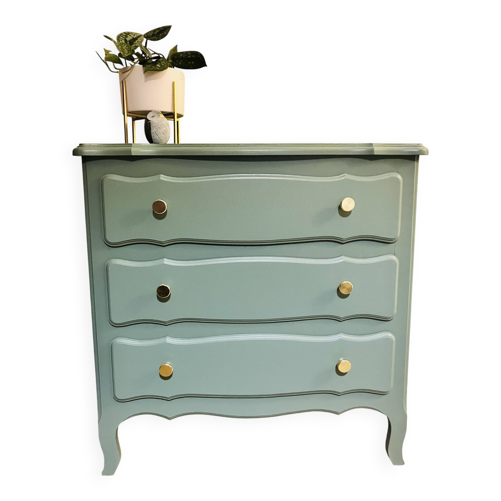 Vintage wooden chest of drawers