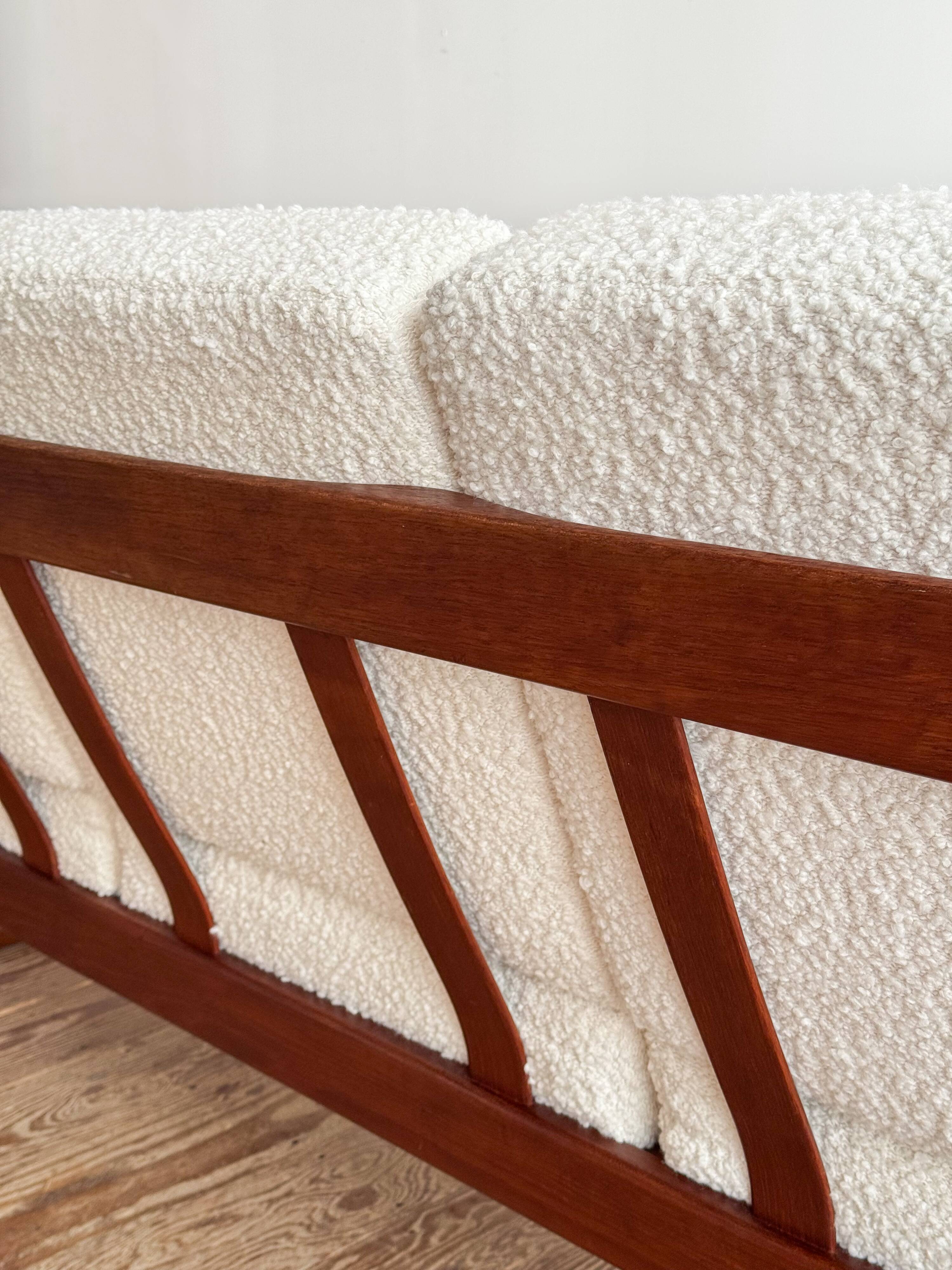 Canapé FD130/3 by Hvidt Mølgaard, Mid Century sofa in teak, Denmark