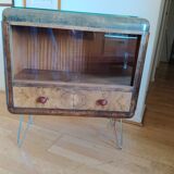 Meuble d'appoint avec vitrine