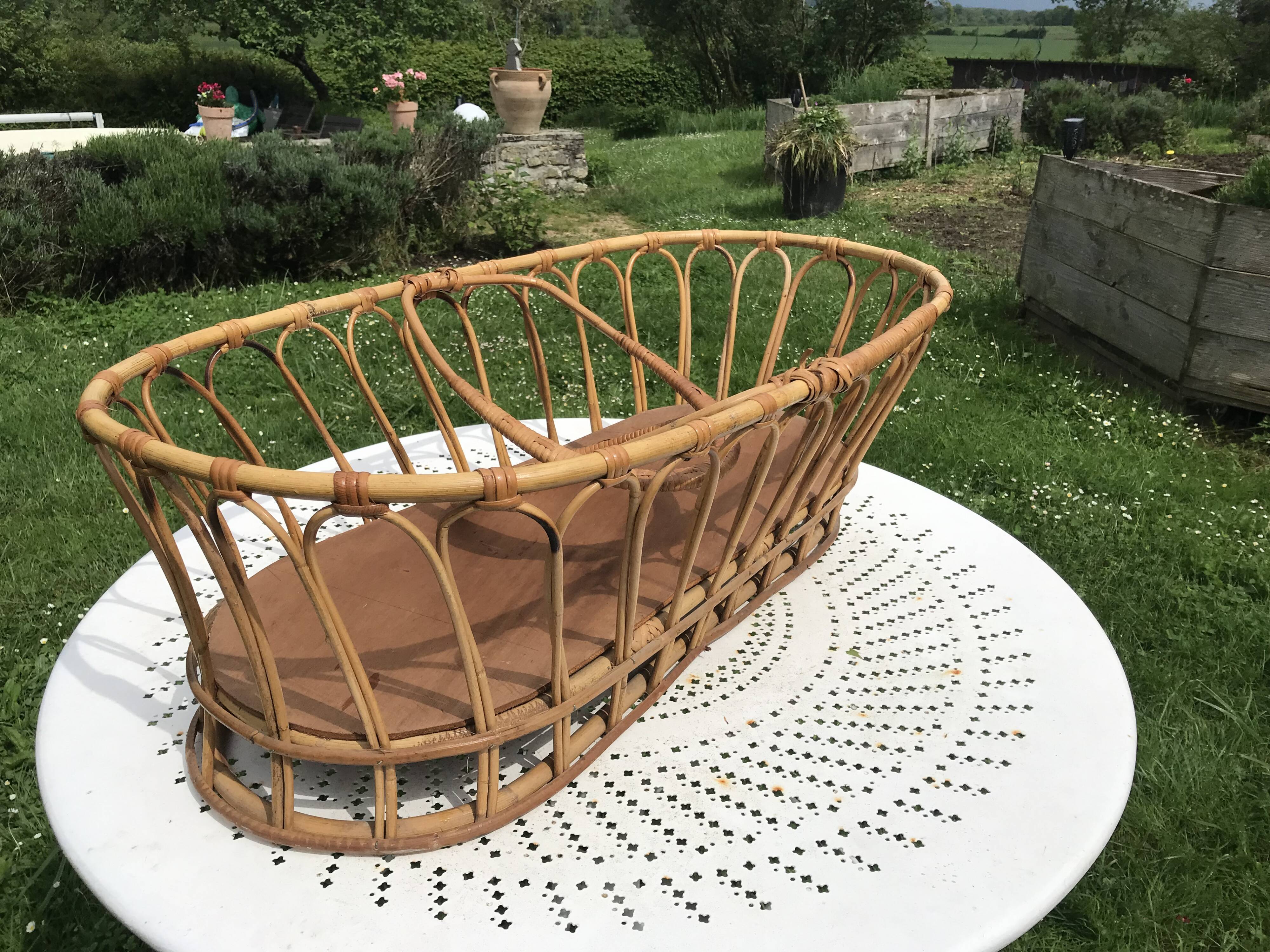 Rattan bassinet