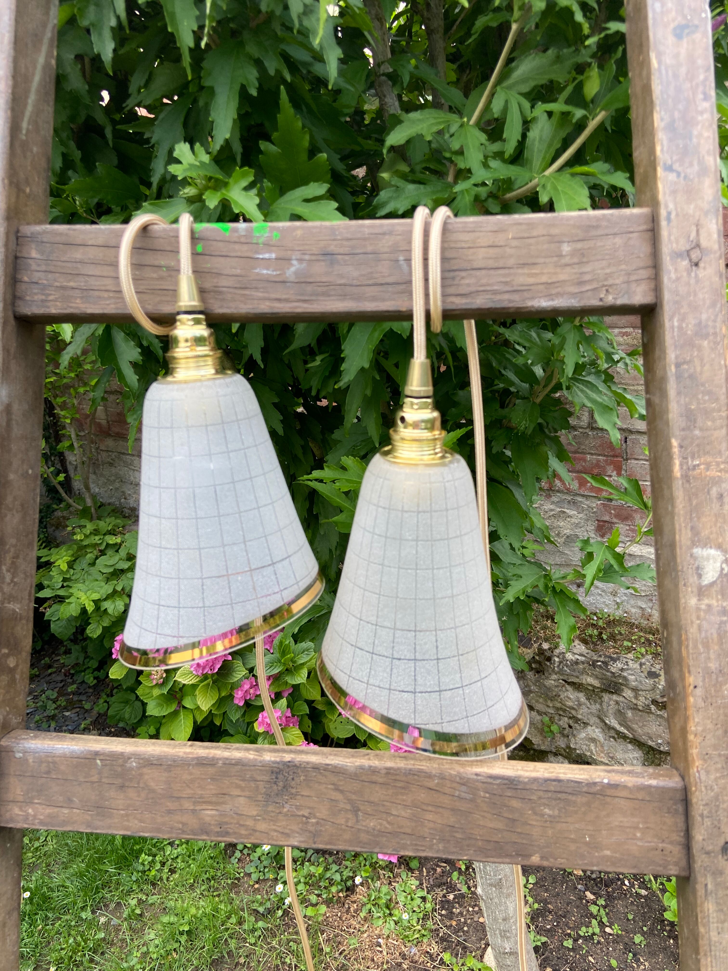Vintage 1950s granite glass globe lamp