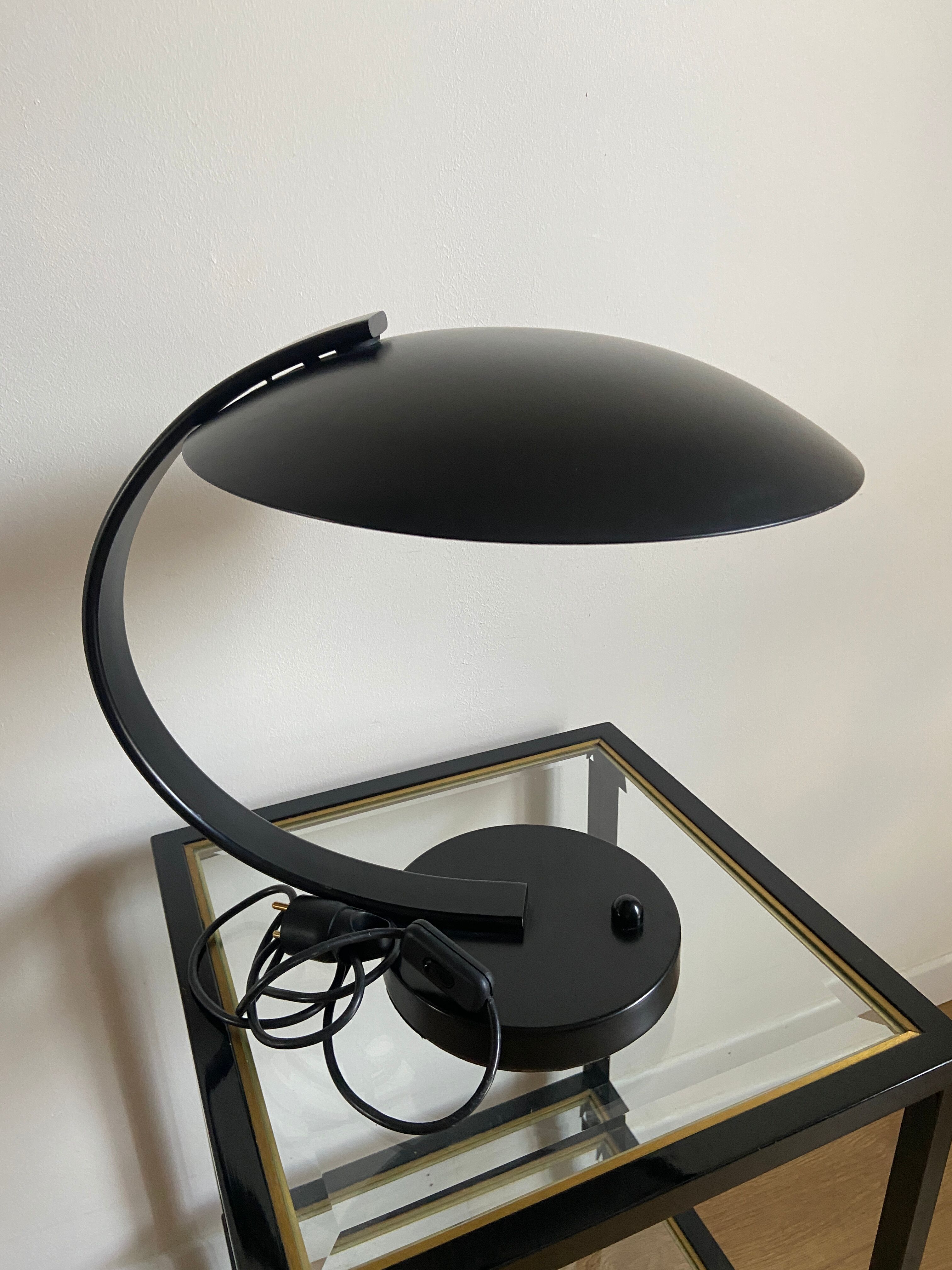 Lampe de bureau soucoupe noire par disderot pour soka made in france