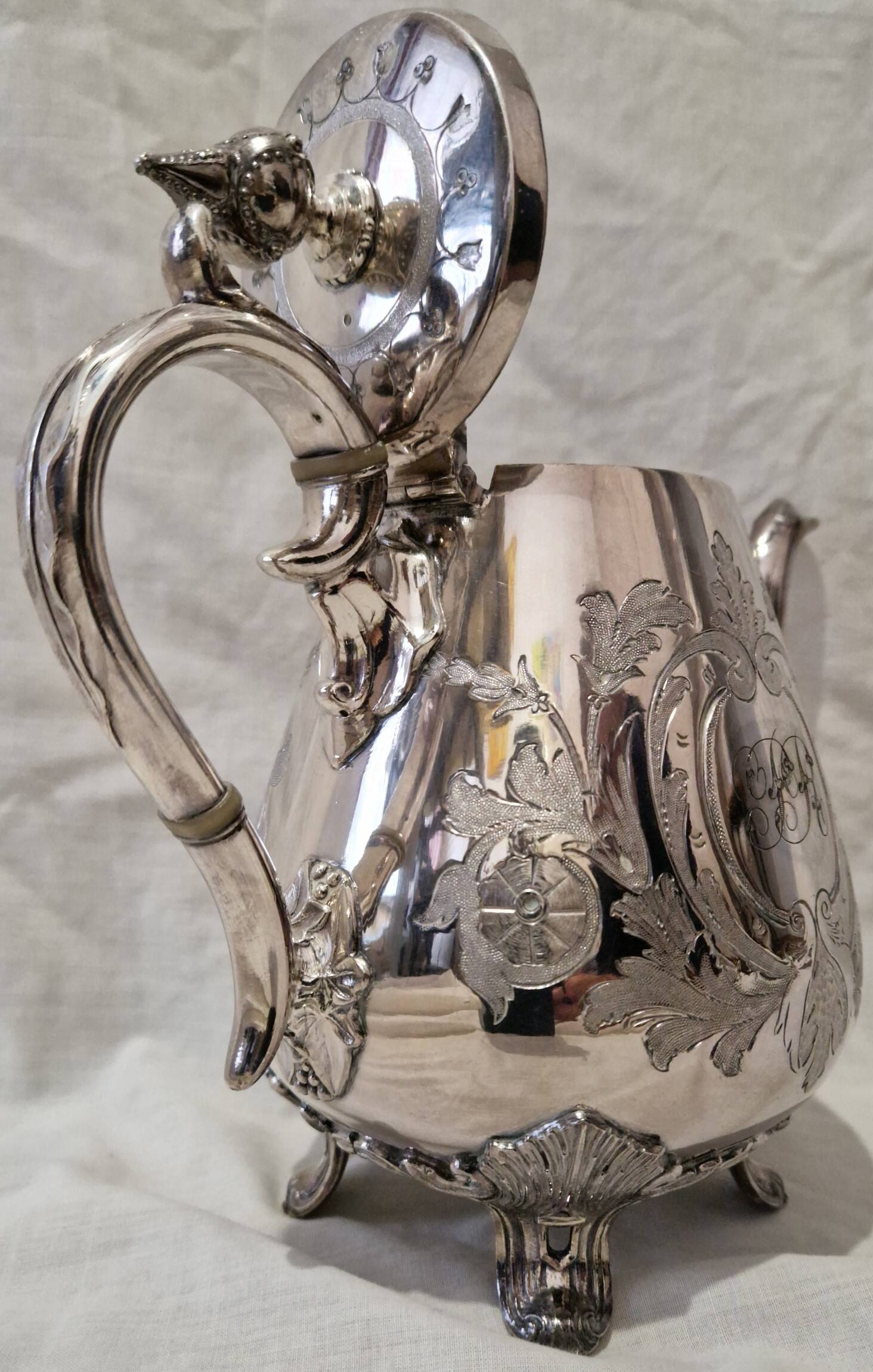 Napoleon III teapot in silver-plated metal – 19th century – Rococo decoration