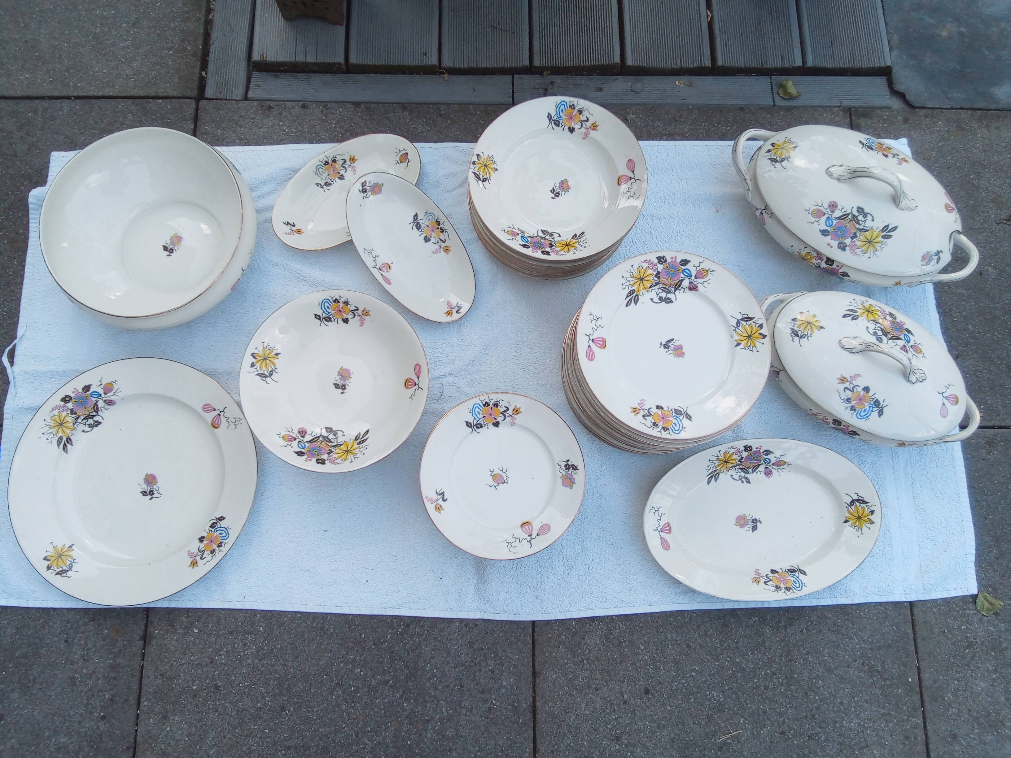 Service 44 pièces porcelaine de Limoges vintage 1970