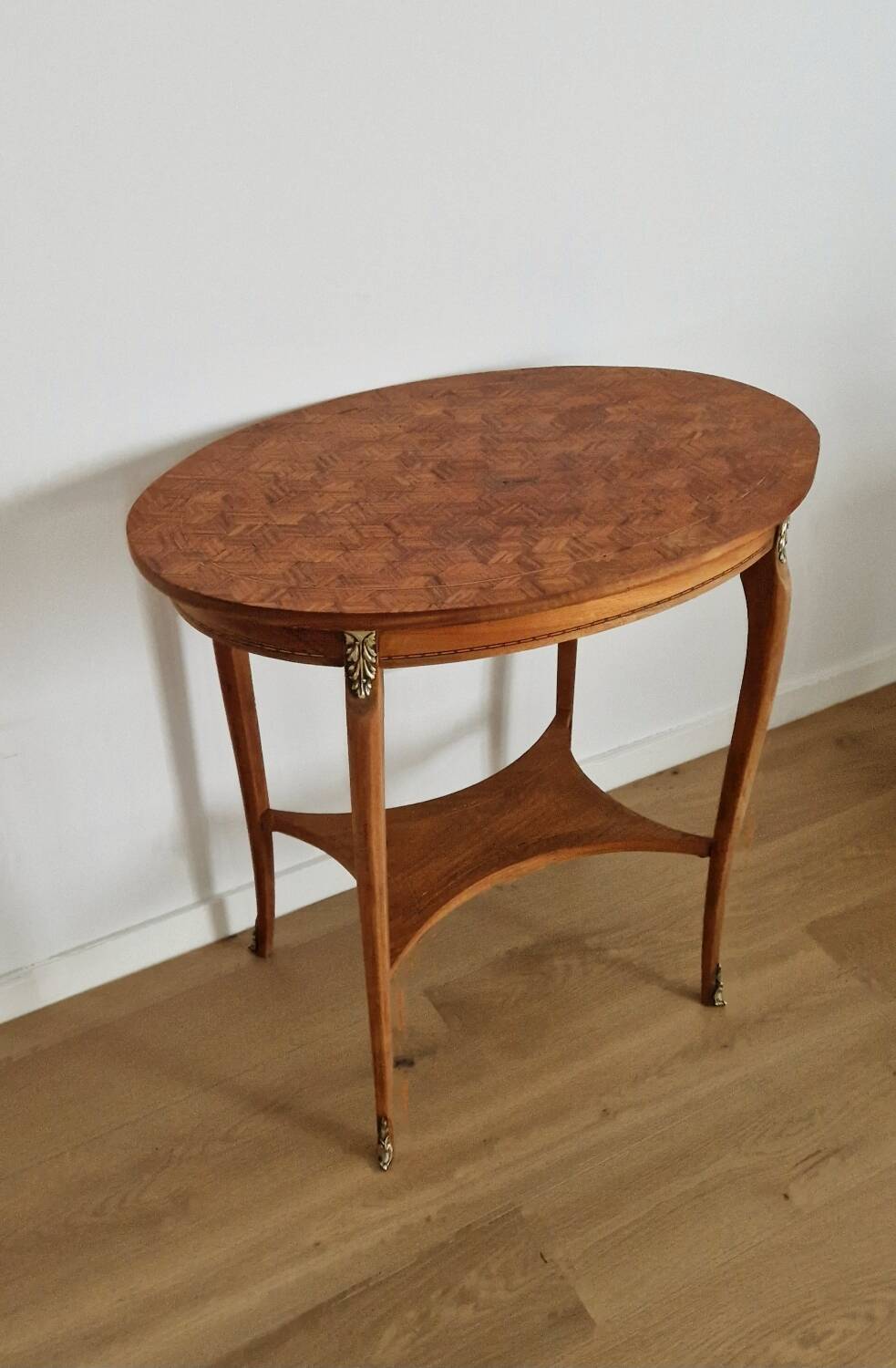 Mid-20th century marquetry pedestal table