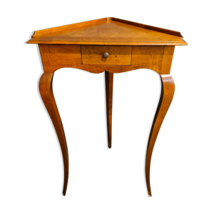 Table d'appoint d'angle