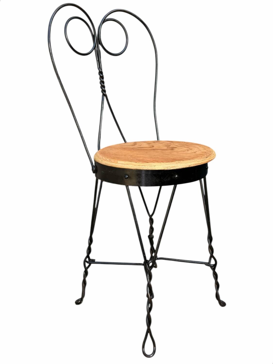 Set of 4 vintage wrought iron chairs from the 1940s.