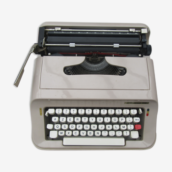 Typewriter underwood 319