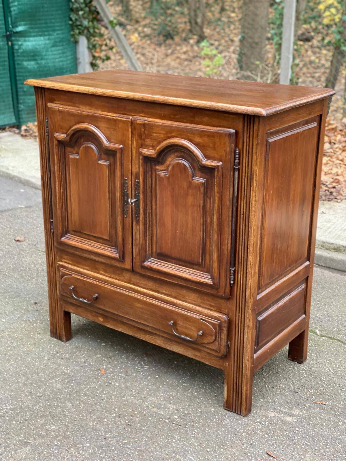 Buffet Louis XIV en bois massif haut du 19ème