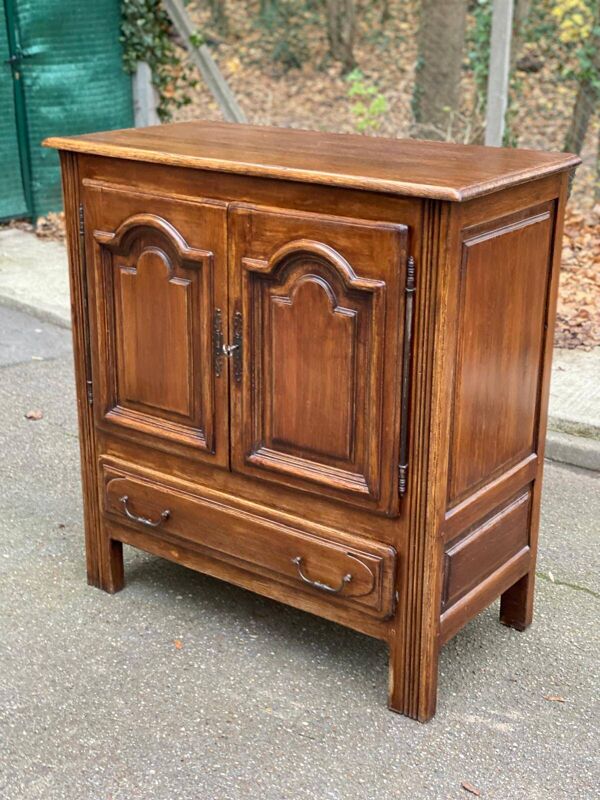 Buffet Louis XIV en bois massif haut du 19ème