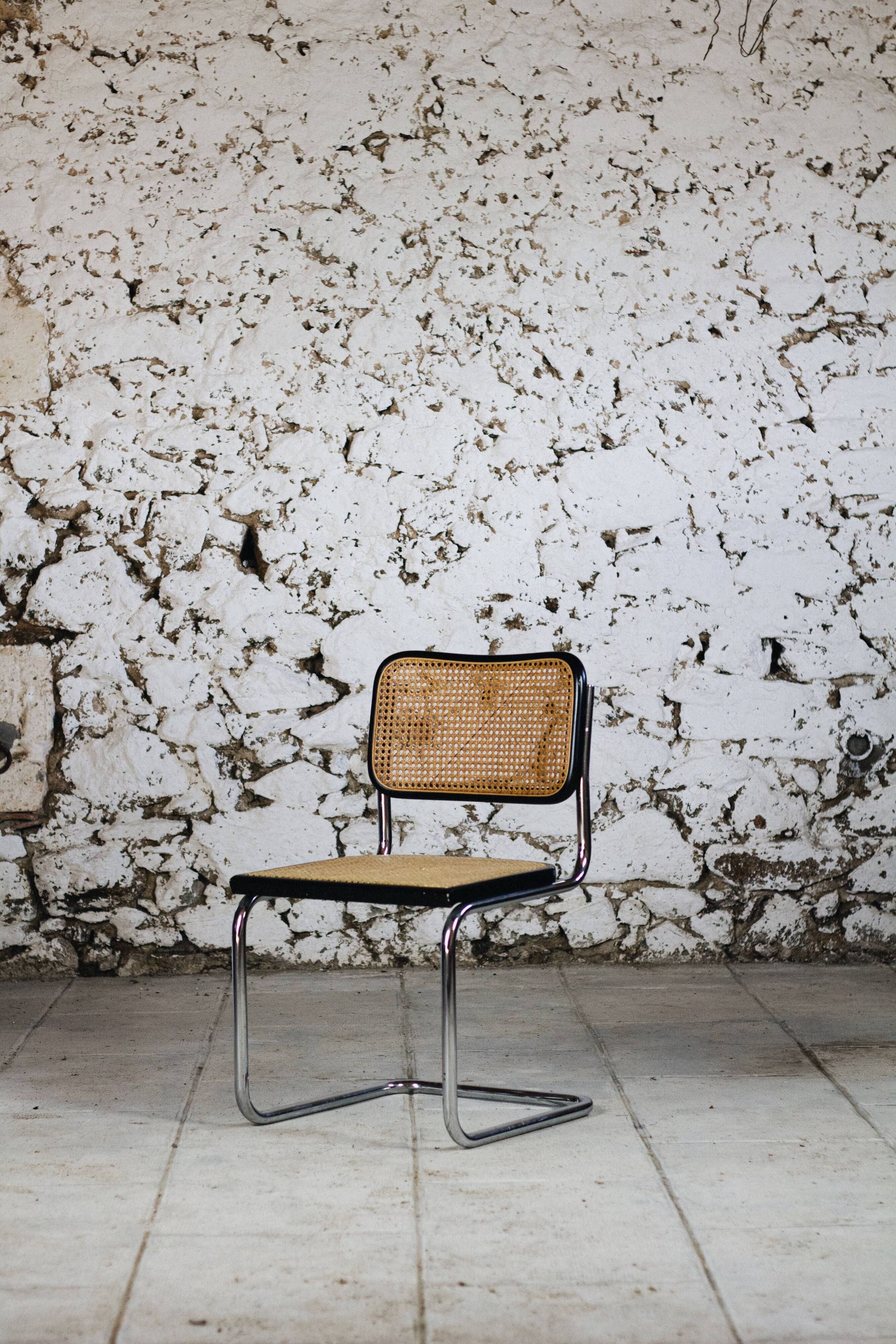 Black b32 chair by Marcel Breuer