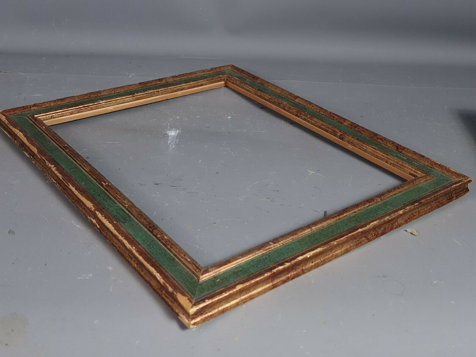 Italian frame patinated gilded wood 36x29,5 foliage 30x24 cm SB