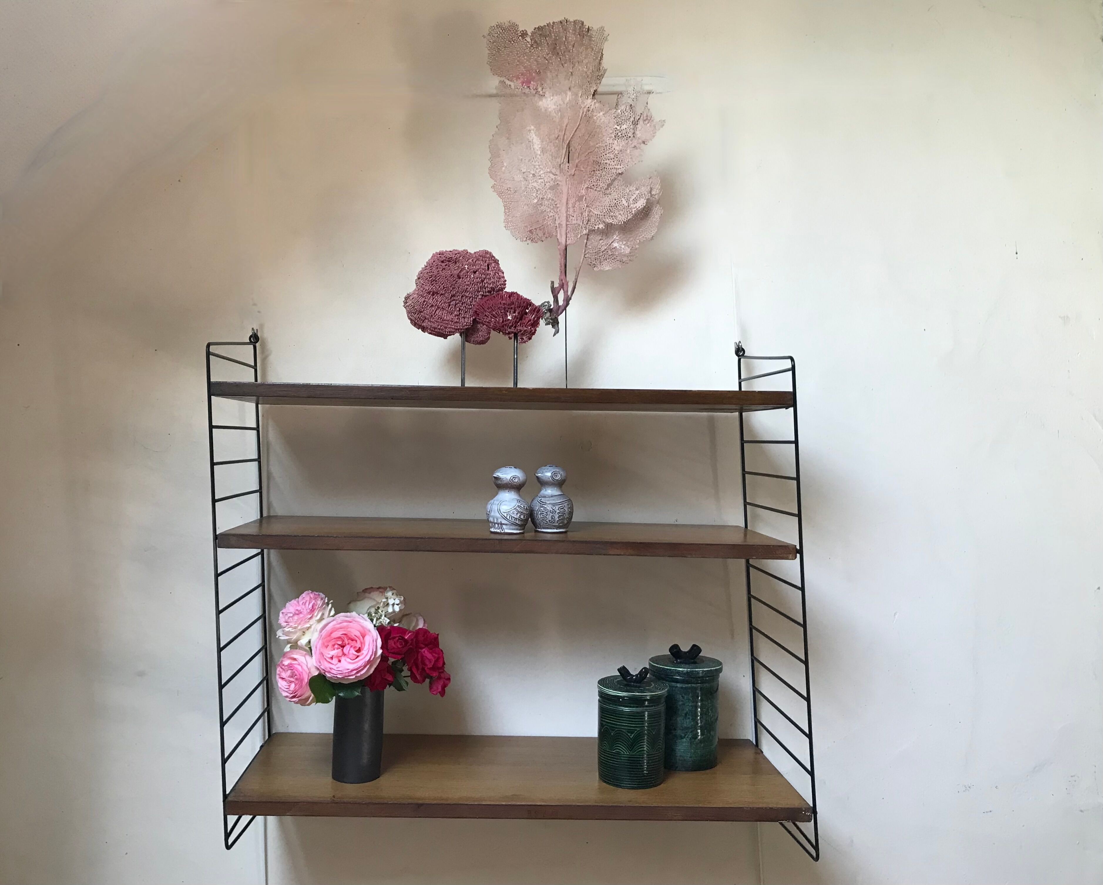 String wall shelf
