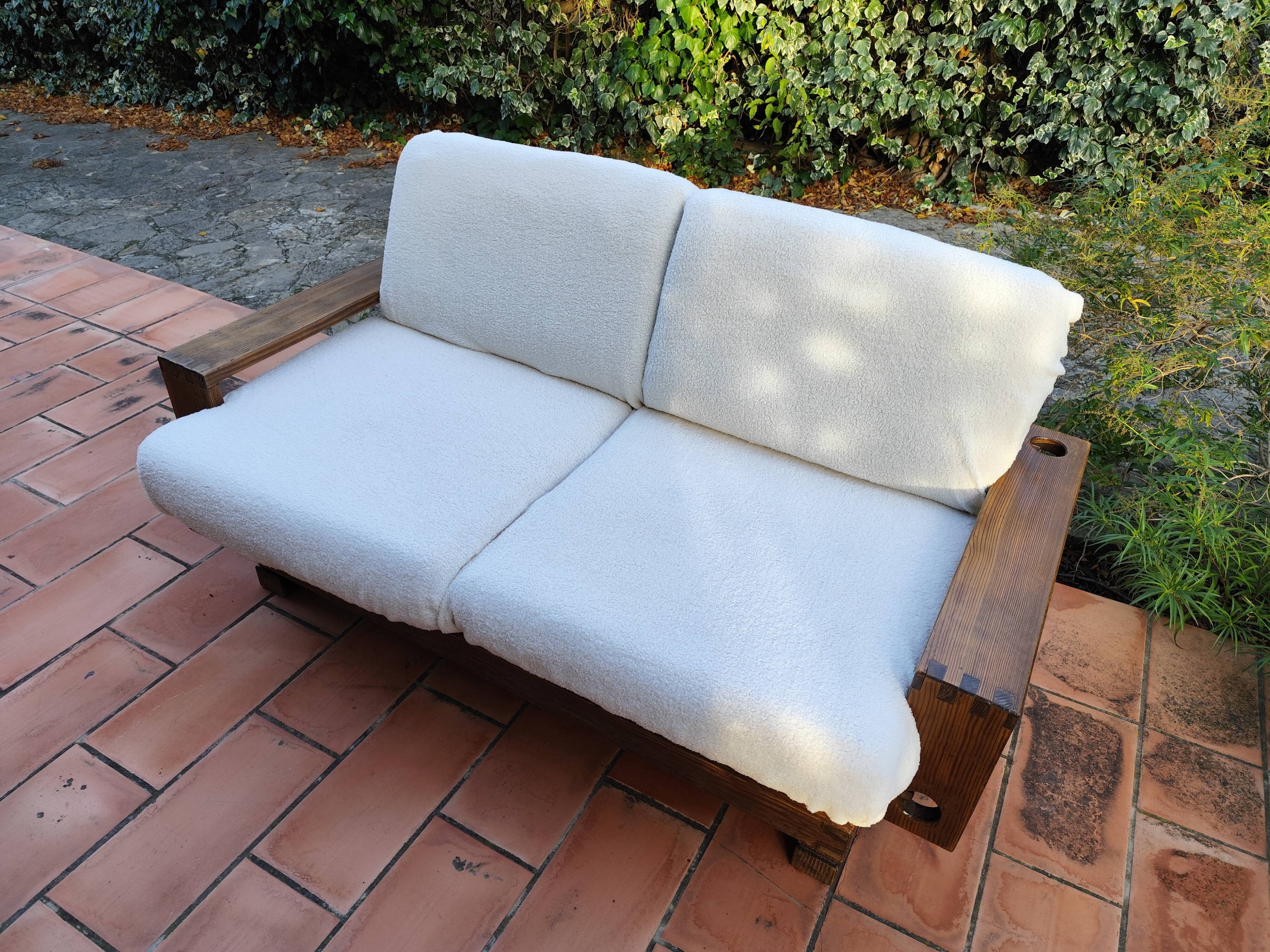 Vintage brutalist sofa in ecru bouclé fabric, 2/3 seater, 1970s