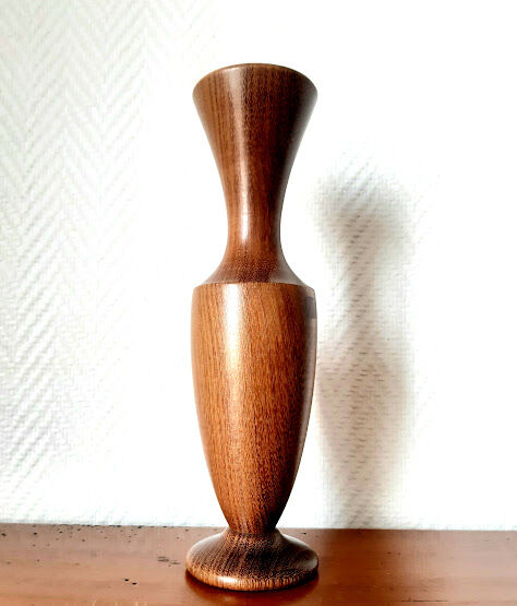 Design wooden soliflore vase
