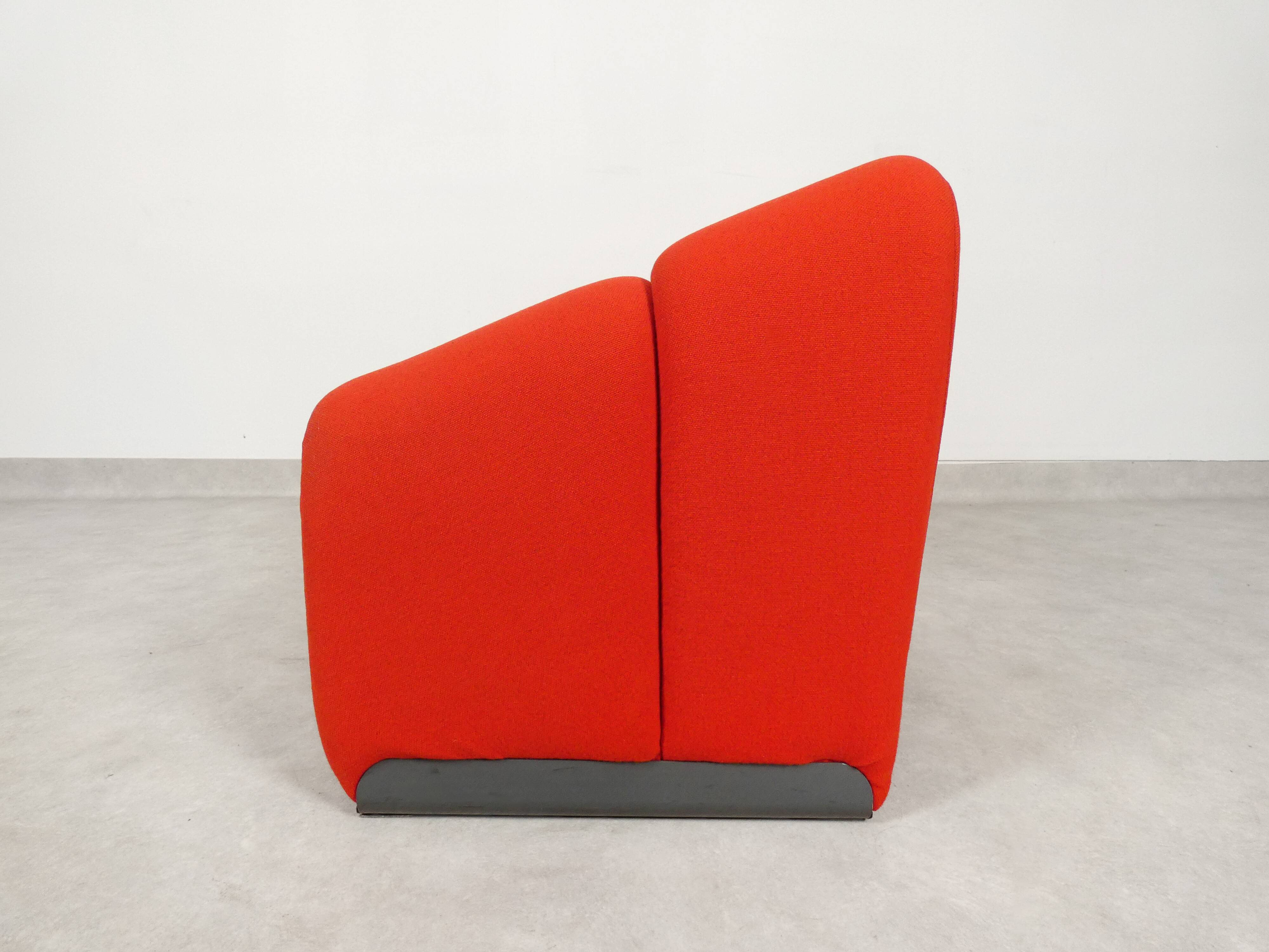 Artifort F598 - 'M-chair' by Pierre Paulin