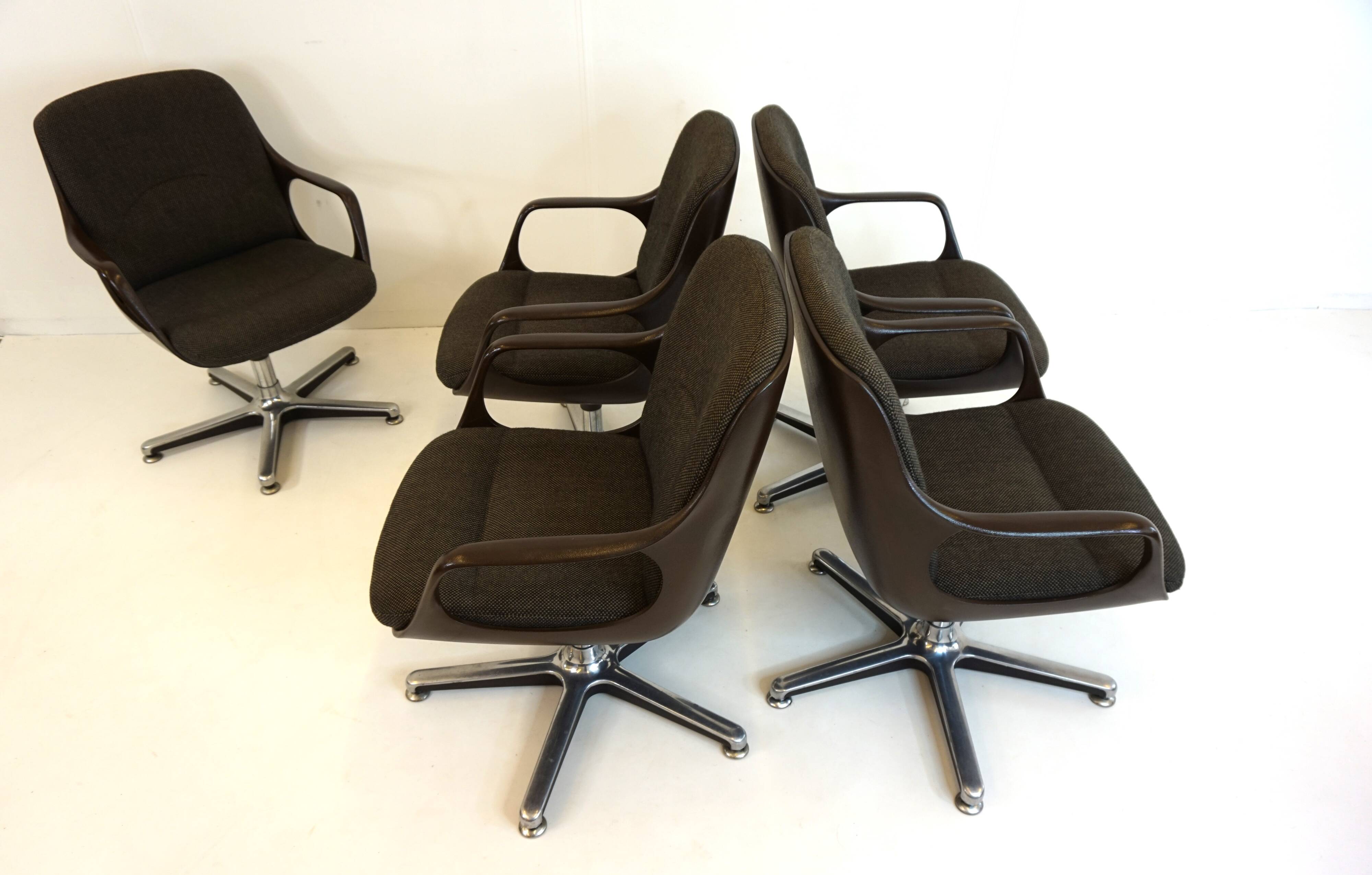 Set of 5 Chromcraft office armchairs