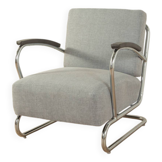 Fauteuil Bauhaus en métal tubulaire chromé et tissu gris, années 1930