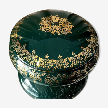 Bonboniere ou boite a bijoux en porcelaine de limoges vert et dore a motif floral