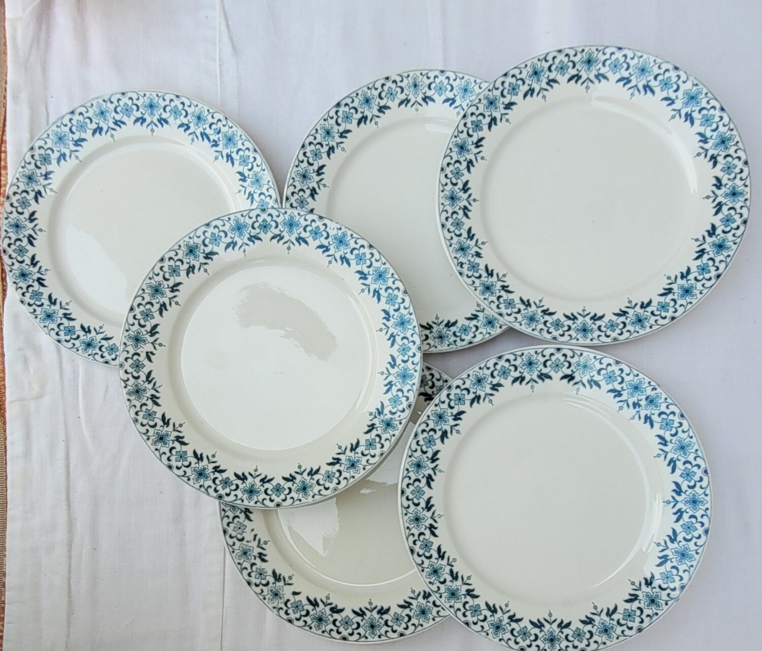 Set of 6 dessert plates model Lucie U&G Sarreguemines white and blue floral border