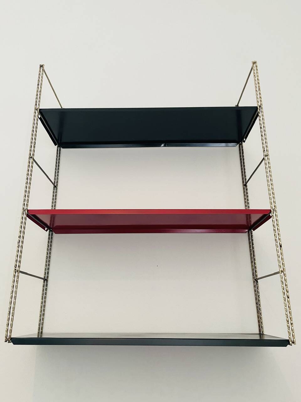Adjustable wall shelf Mid-Century Modern in brass and metal