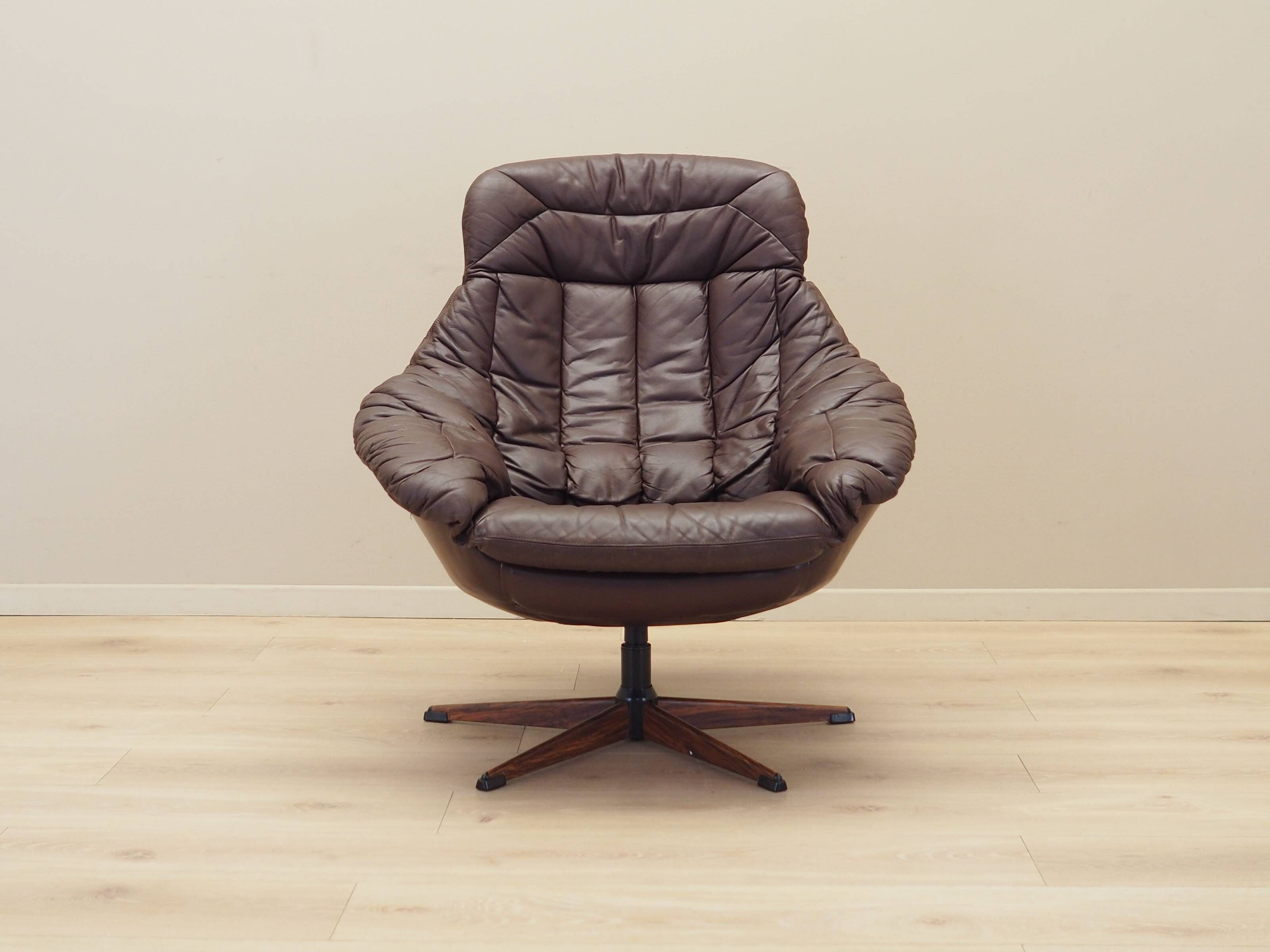 Leather swivel chair, Danish design, 1960s, designer: H.W. Klein, manufactu