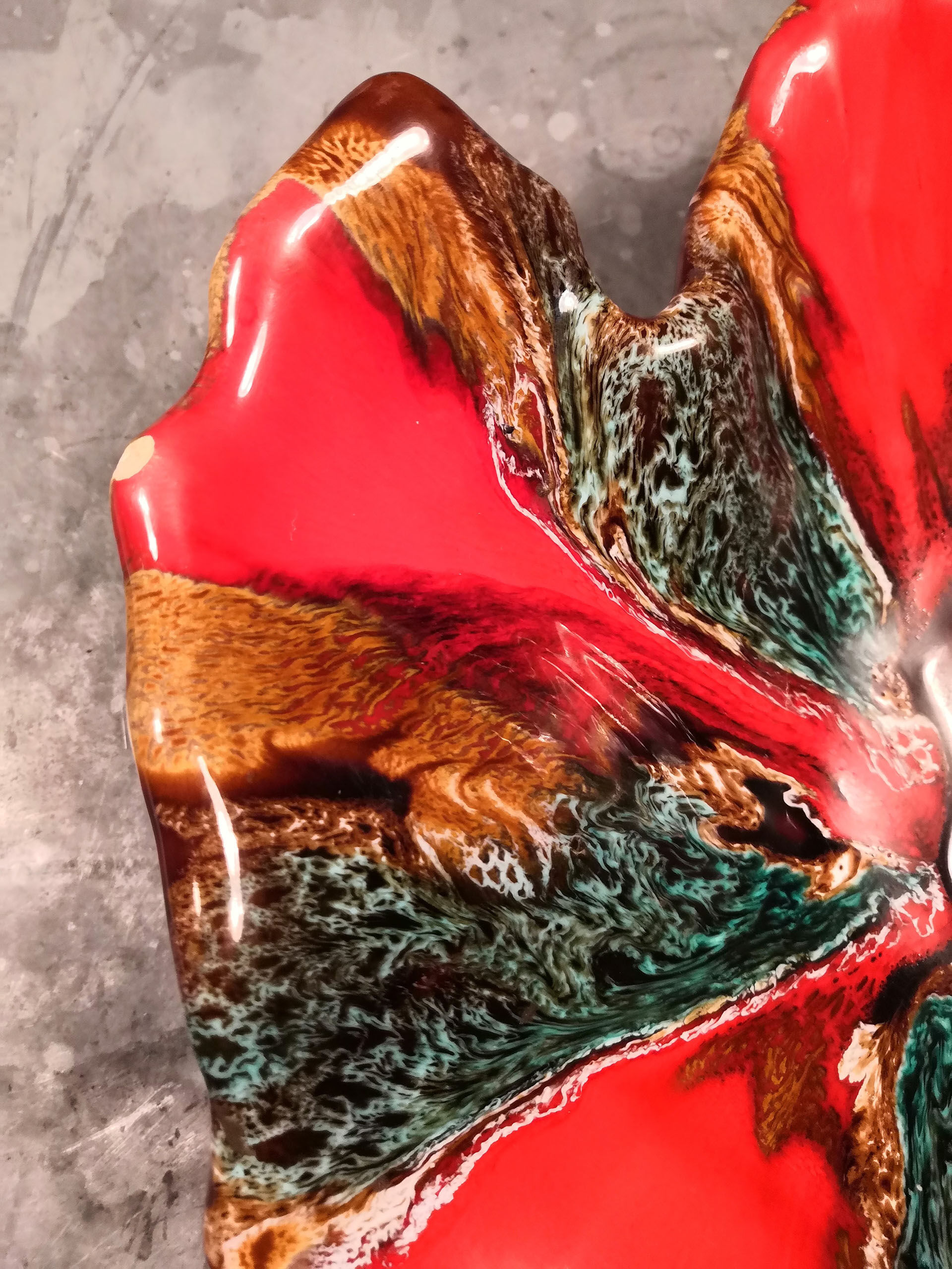 Vallauris vine leaf pocket empty signed