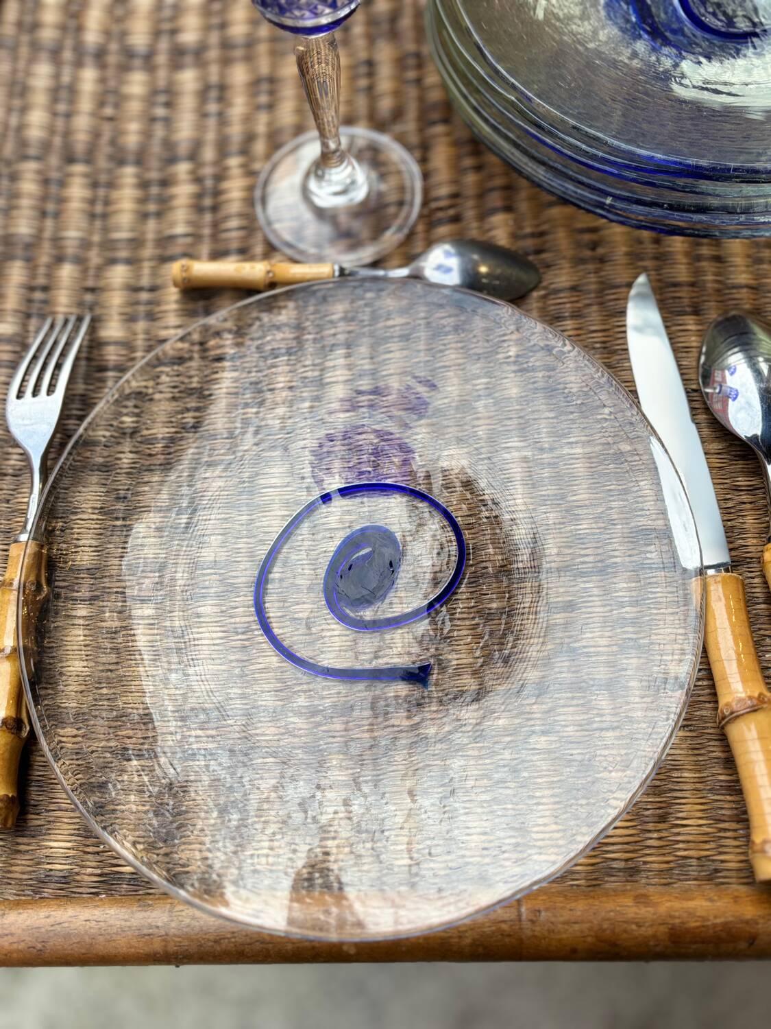 8 vintage blown glass plates with swirl decoration