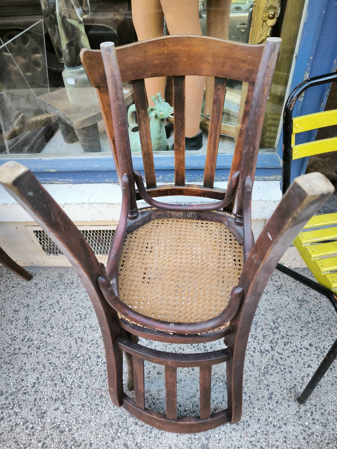 Série de 4 chaises de bistrot cannées vers 1900